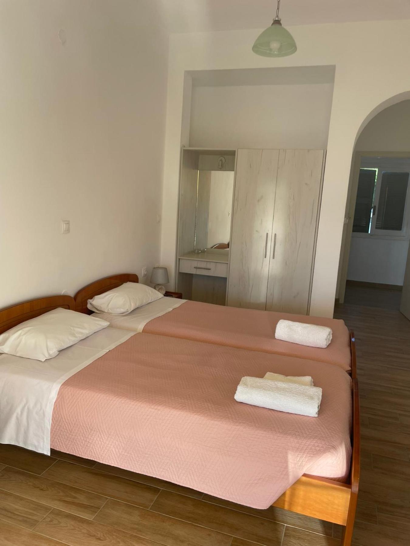 Nafsika Apartments Agios Georgios Pagon Luaran gambar