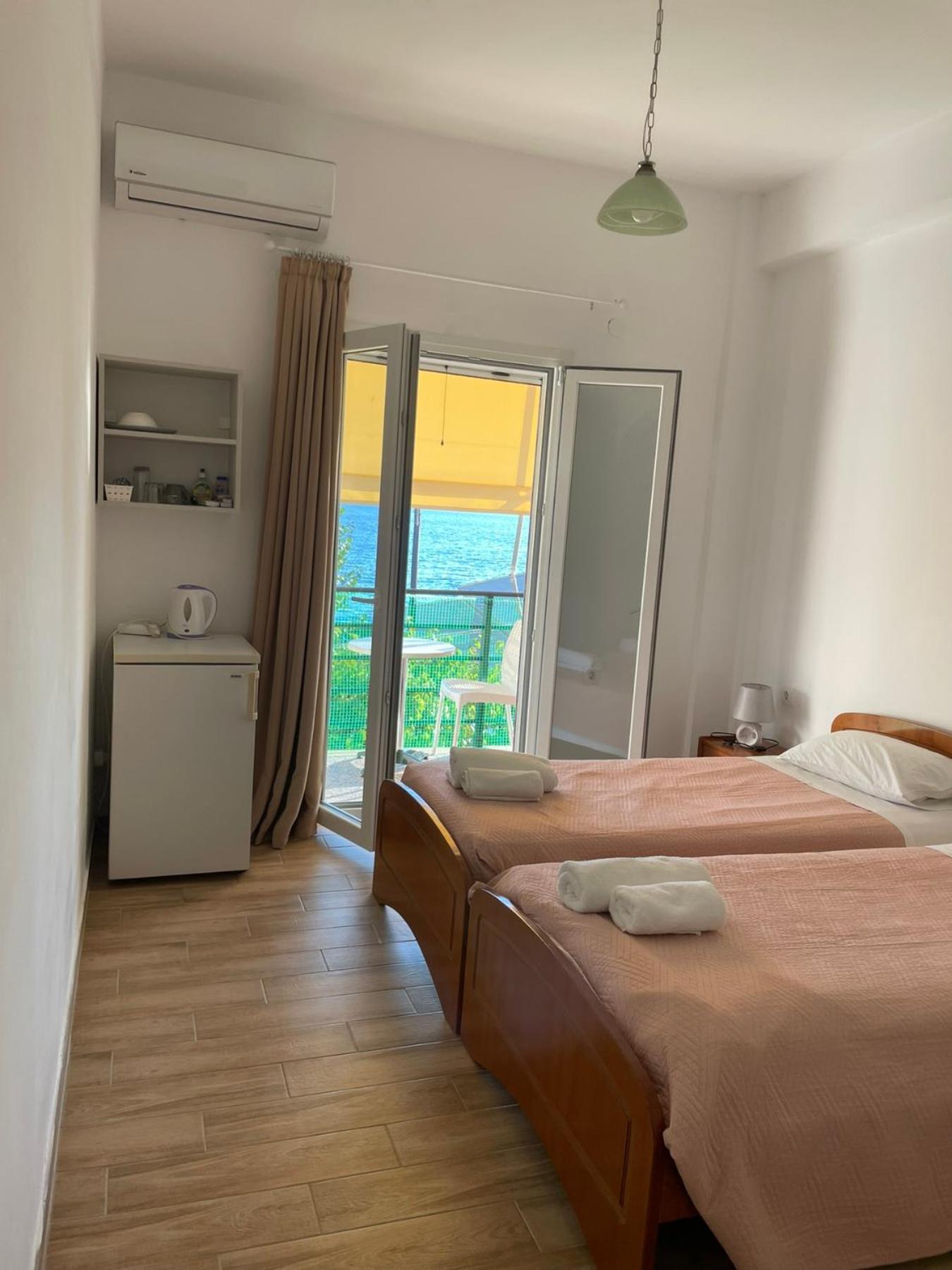 Nafsika Apartments Agios Georgios Pagon Luaran gambar