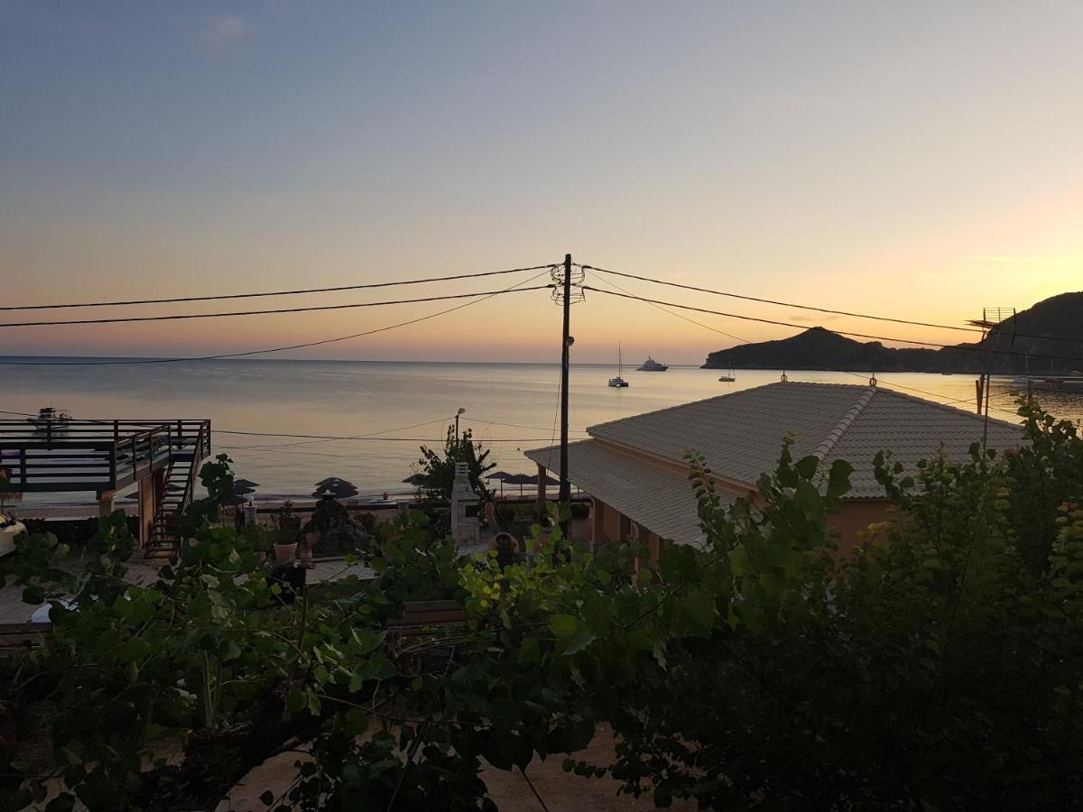 Nafsika Apartments Agios Georgios Pagon Luaran gambar
